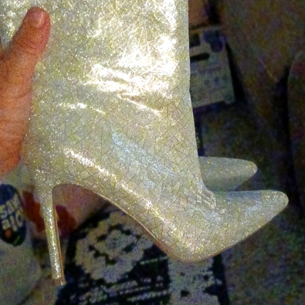 Elditas Women's Skylar SilverMetallic Sparkle Ankle boots